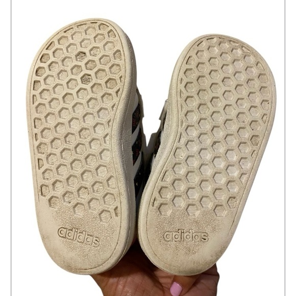 Adidas Disney Mickey Mouse Toddler White and Yellow Sneakers size 6k - Picture 9 of 9